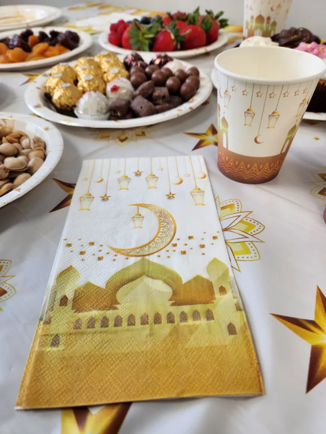 Eid Tableware - Gold & White - Image 4