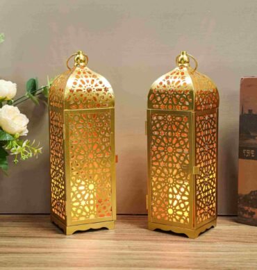 Set of 2 Gold Moroccan Lanterns